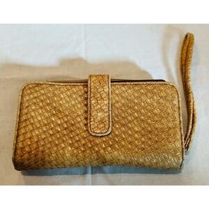 Woven zip around bifold wristlet billfold